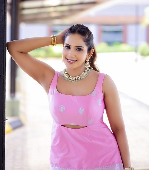 Leviathn01's tweet photo. samyuktha mommy 😍
akkula nalla clean ah vacherkale🥵 https://t.co/sIGekj6DMj