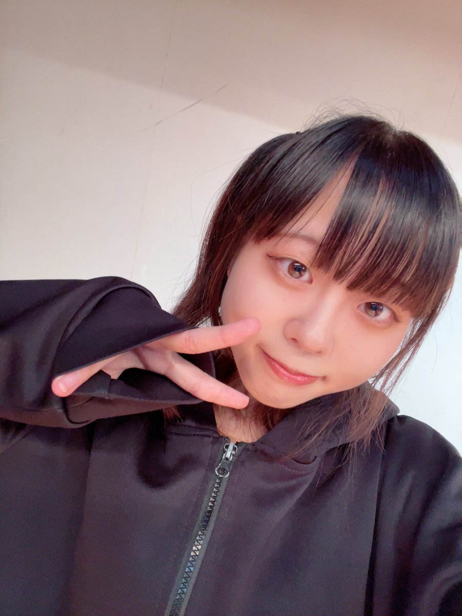 うい tweet media