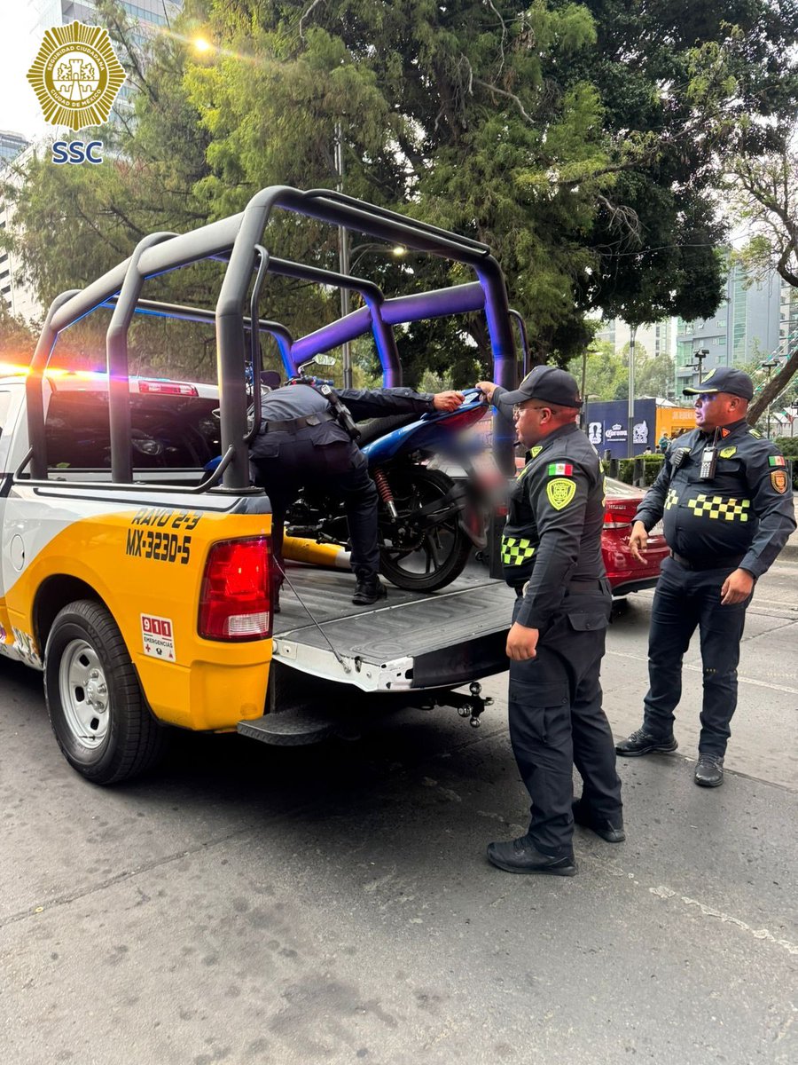 SSC_CDMX's tweet image. La #SSC informa:

Resultado de un operativo desplegado el domingo 3 de mayo sobre la avenida Paseo de la #Reforma, con motivo de una concentración de motociclistas, cinco motocicletas fueron llevadas a un depósito vehicular, debido a que sus conductores no portaban casco
