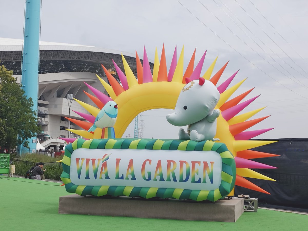 Riu23949539's tweet photo. 朝イチで声カサカサなGENちゃんもよかったし、今日はこへさんとHIROKAZくんがよく見えたしHORIZON始まりで最高のフォーリミで、昨日のJAMからフォーリミましましして満足したので帰るぜ👍あと10-FEETタオル買えた✨✨✨帰るけど。 https://t.co/AsQuSlLBoc