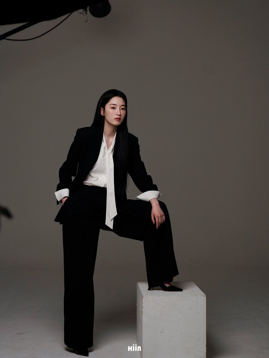 Just_Chunwoohee's tweet photo. Won Ji An x Oligio makingfilm Behind by Hiient✨
 #원지안 #WonJiAn #Wonjian https://t.co/PfNKdtZwWG