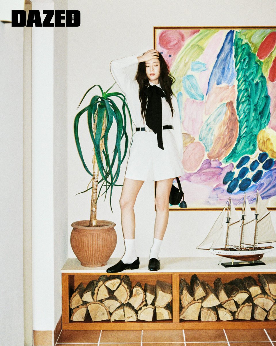 krystclass's tweet image. Krystal's IG:

"@.ralphlauren @.dazedkorea"