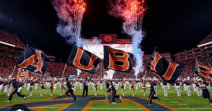 WillCuthbertJr's tweet photo. Extremely excited to camp and compete this summer on the Plains! Thank you @AuburnFootball for sending me a camp invite! Let’s go! #WarEagle 🦅! 

#Silverback🦍 #Goals #DreamChasing 
@pikeroadFB @RecruitTheRoad @Madhousefit @TyHardnett 
@CoachGolesh @CoachKingWill @Larry_J_Scott https://t.co/8Sux5s2Nig