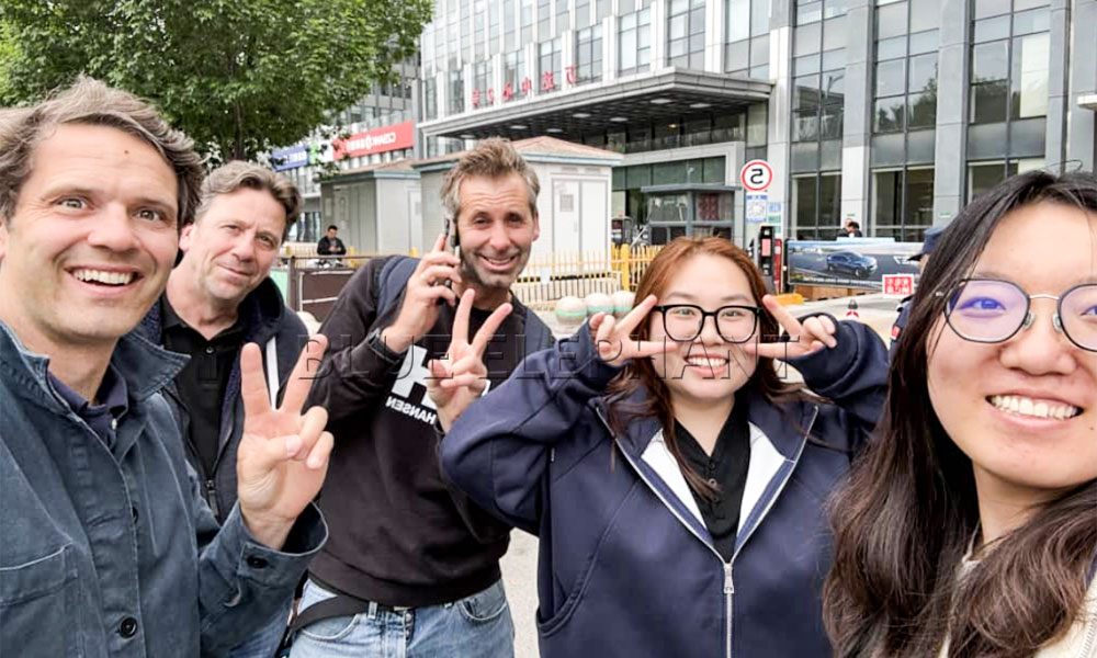 ElephantCnc's tweet photo. 🇧🇪✨ Welcome our Belgian clients to visit Blue Elephant CNC!

Under the guidance of our sales team, the clients explored our CNC router machining process🔧👀

📩: 
https://t.co/XhfoHATYRY 
Whatsapp: +86-15064026772
#cncrouter #cncroutermachine #machineroutercnc #atccnc #atcrouter https://t.co/CeIkzGnaCE