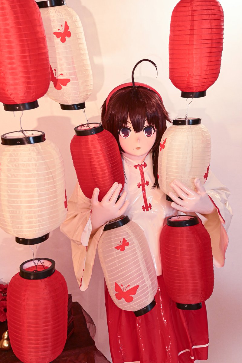 ACRkigawa's tweet photo. 乳胶里到力，多发点胶衣阿绫庆祝一下owo

🎭： @RAIGEKI_Li 
打底胶：@HampooLatex 
cos胶：唐山

#ゴムの日 #kigurumi #latex #着ぐるみ #VOCALOID #Vsinger https://t.co/9apouNqlCL
