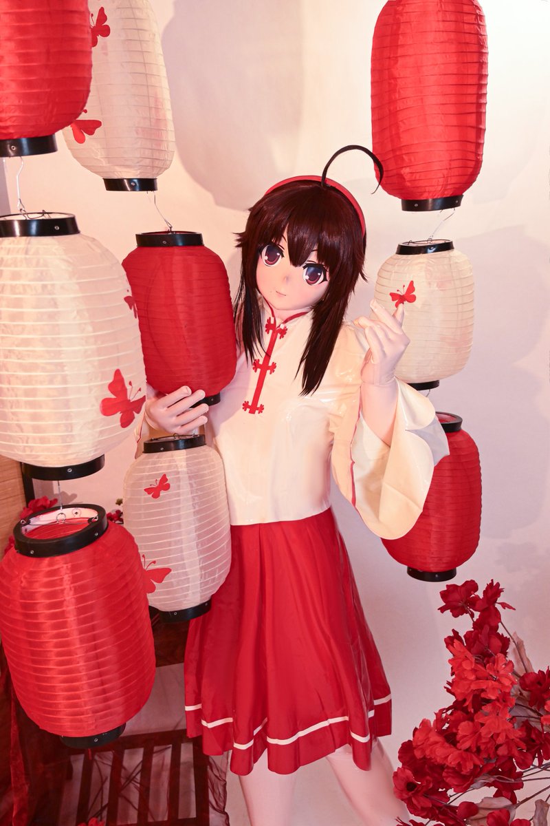 ACRkigawa's tweet photo. 乳胶里到力，多发点胶衣阿绫庆祝一下owo

🎭： @RAIGEKI_Li 
打底胶：@HampooLatex 
cos胶：唐山

#ゴムの日 #kigurumi #latex #着ぐるみ #VOCALOID #Vsinger https://t.co/9apouNqlCL