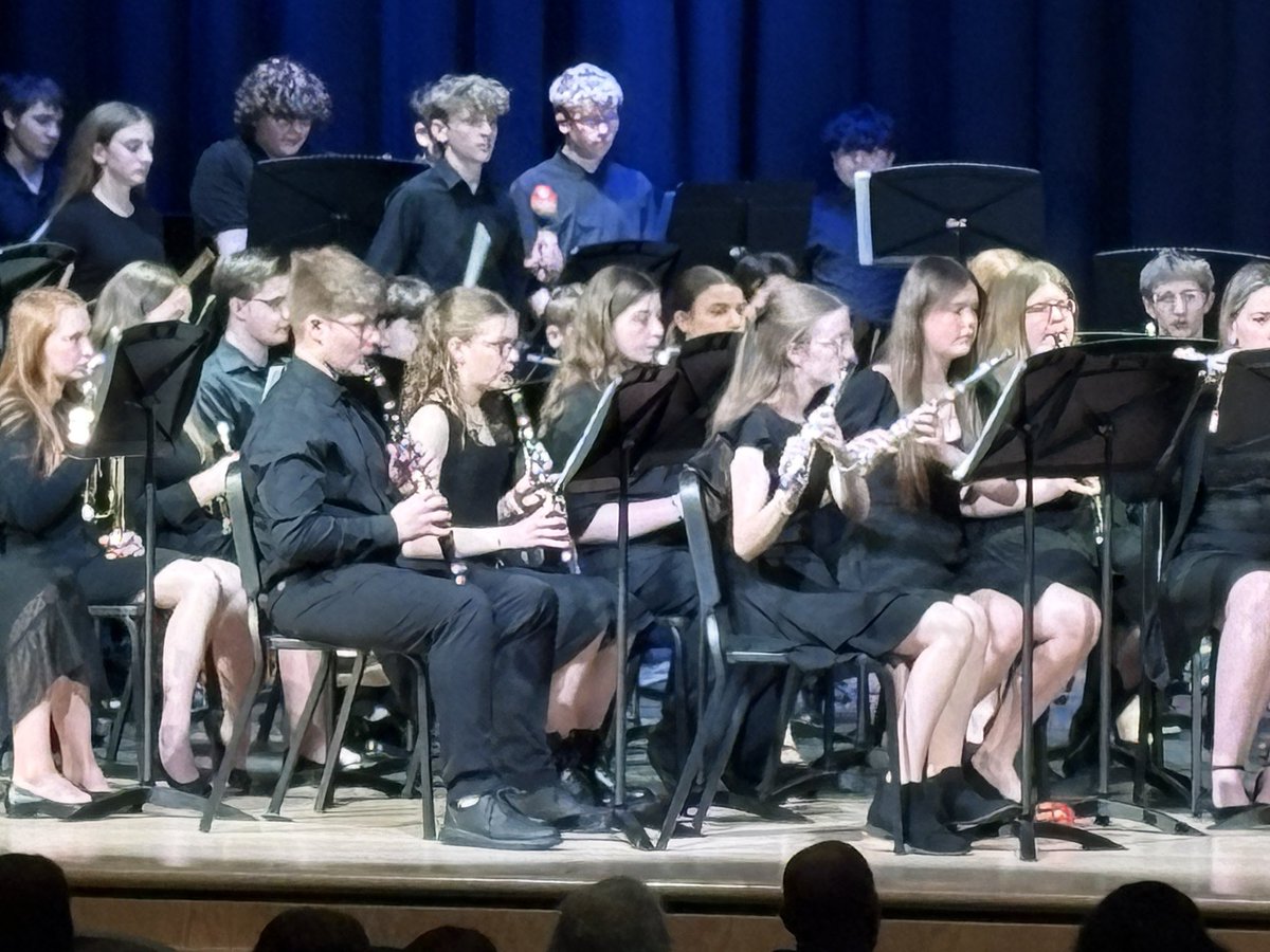 FreeportAreaMS's tweet photo. Talent and entertainment were on full display tonight at the Middle School Band Concerts. Bravo!👏🏼 https://t.co/tXrfD7ee6i