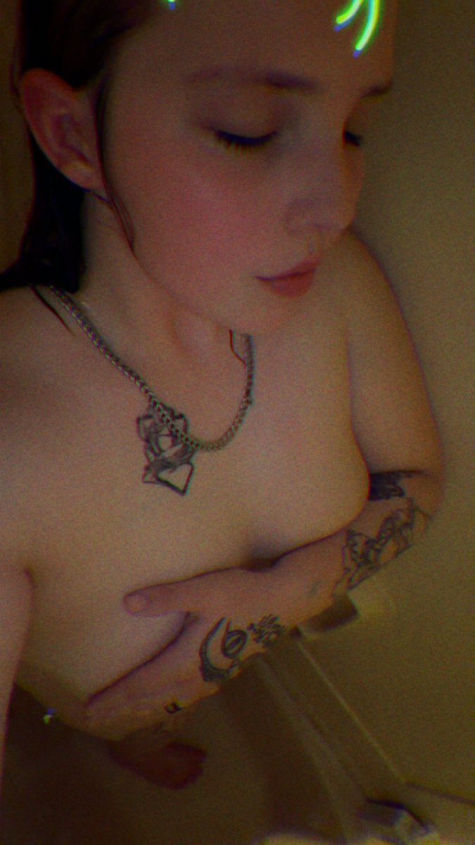 BabygirlVIP_1's tweet photo. Should I make a move next week ? https://t.co/CvAk6aliku