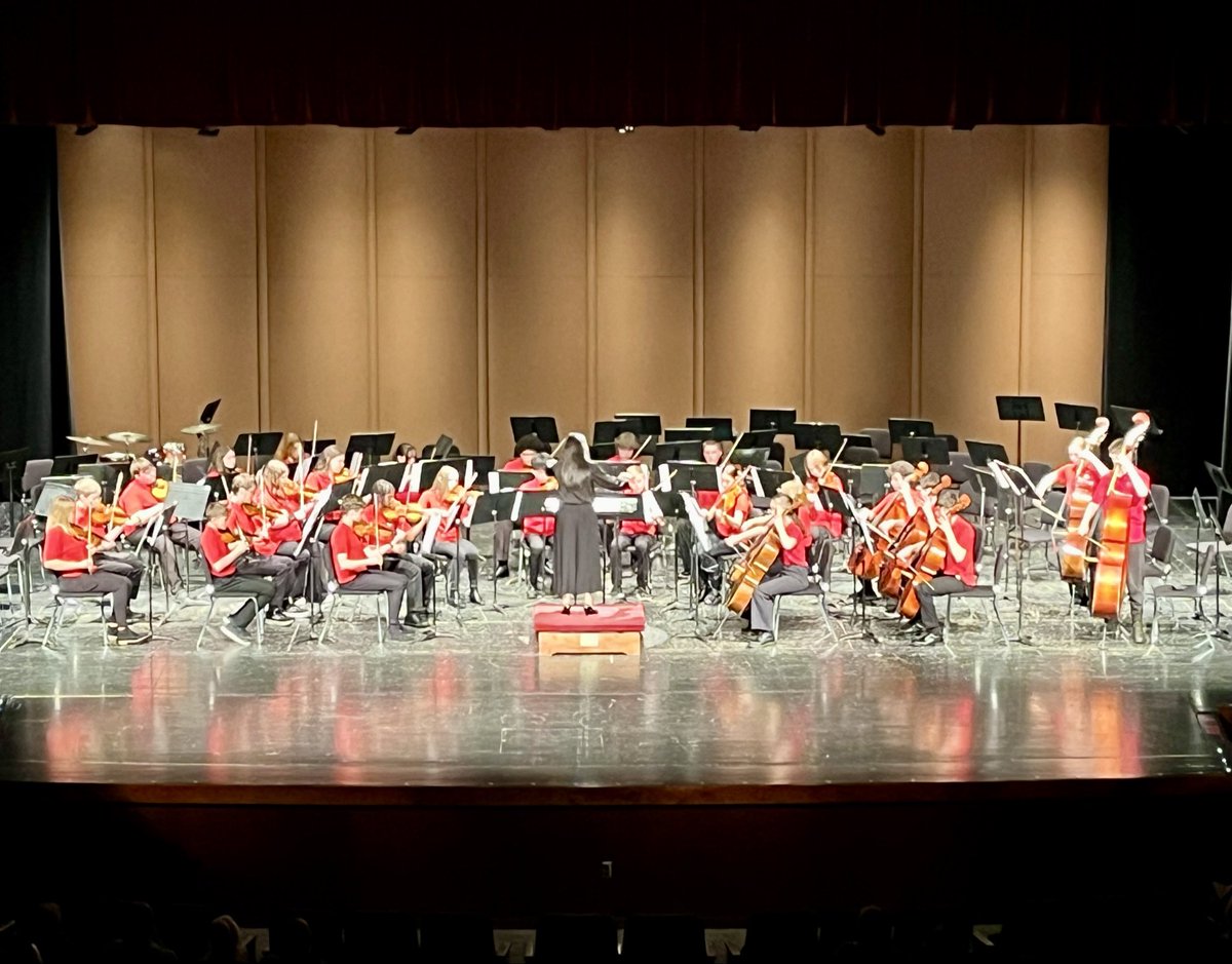 BGSchools's tweet photo. Bravo to our 8th grade and HS musicians &amp; @BGHS_Orchestra directors Ms. Fu and Mr. Lewis! It was a beautiful orchestra concert! 🎻 Watch here: https://t.co/chItxdIic5 https://t.co/LBhaHQaeDg