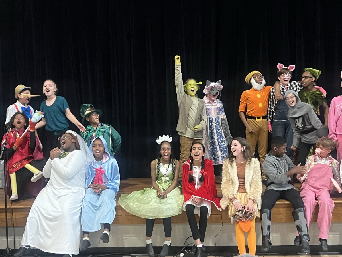 pope_school's tweet photo. 🐾PANTHERS take a BOW! Our first ever PANTHER PRODUCTION was a HIT! Months of hard work paid off in an OUTSTANDING showing of Shrek!🐾 #WeArePopePanthers #Since1909 #PantherMainStage https://t.co/0WuaYSdndC