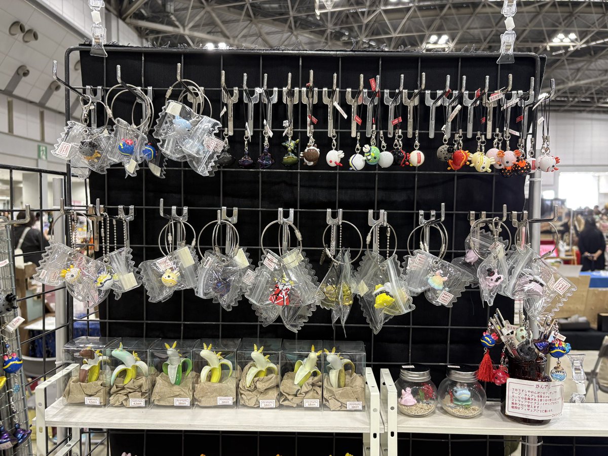 #アルトヴァリエ 始まりました！
イベントは15時30分までとなります！
東京ビッグサイト東3と東2の間くらい、「り21」にて #うみうすし と握手！

はる☆どり