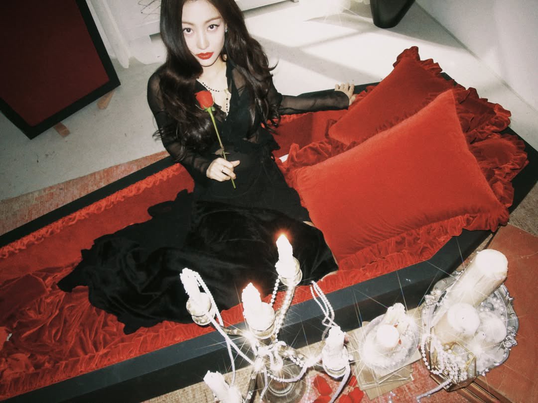 JHYOPICS's tweet photo. vampire jihyo https://t.co/S3eppGUybd