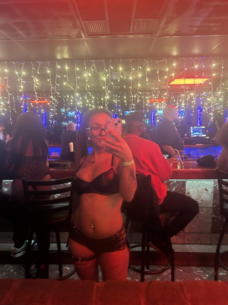 indy_pony's tweet photo. If you’re bored tonight — make it a ‘one more’ kind of night (you know you will). Grab a drink, then go VIP. See you tonight. #Indianapolis #PonyIndy #VIPVibes #AfterWork https://t.co/bUqrYmcWSU