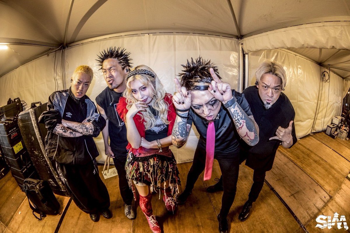 SiM_Official's tweet photo. VIVA LA ROCK 2026
at 埼玉スタジアム2002周辺・野外特設会場

5.22 リリース
『BLiNDEYES feat. Yukina from 花冷え。』
初披露ありがとうございました！

Photo by @kouhey0622 

#SiM
#ビバラ https://t.co/ZLj345vpIY