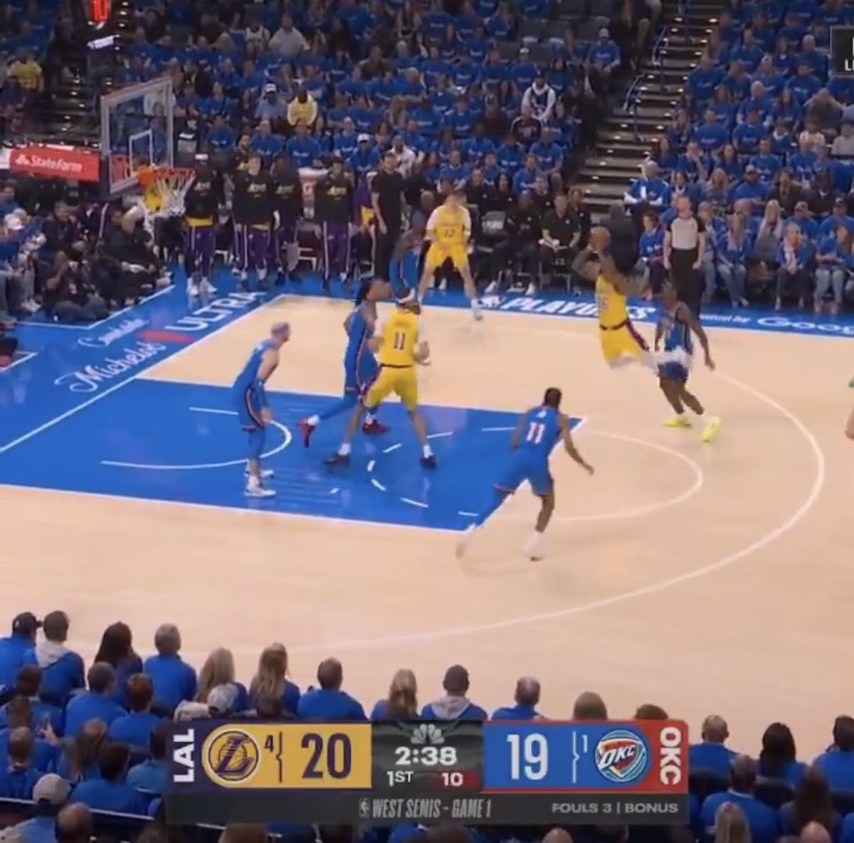 405Sway's tweet photo. @getnickwright Laker whistle is crazy https://t.co/deeuKxPSLD