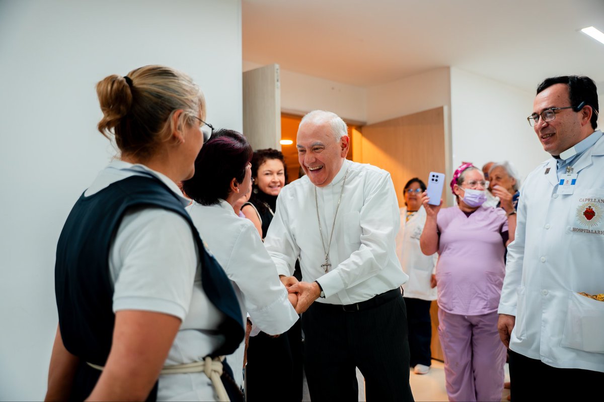 fcvcolombia's tweet photo. Durante su paso por el 🏥HIC, celebró una eucaristía por nuestros pacientes y por quienes, día a día, cuidan de la vida con compromiso y vocación❤️ https://t.co/8RGxy0wMfj