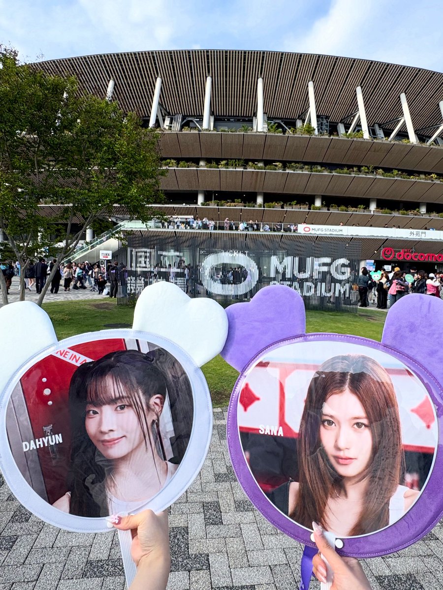 m_ppp20's tweet photo. TWICE ”THIS IS FOR”
WORLD TOUR IN JAPAN 🏟 2026.04.25

TWICE 9人で国立競技場に立ってる姿を
見れて本当に幸せだった(⋆ᴗ͈ˬᴗ͈⋆)💕

記念すべき初日に行けてよかったㅠㅠ
TWICEちゃんこれからも大好きだーー❕

🤍with ❥❥ @nino_O214 https://t.co/f0pBBRx4GI