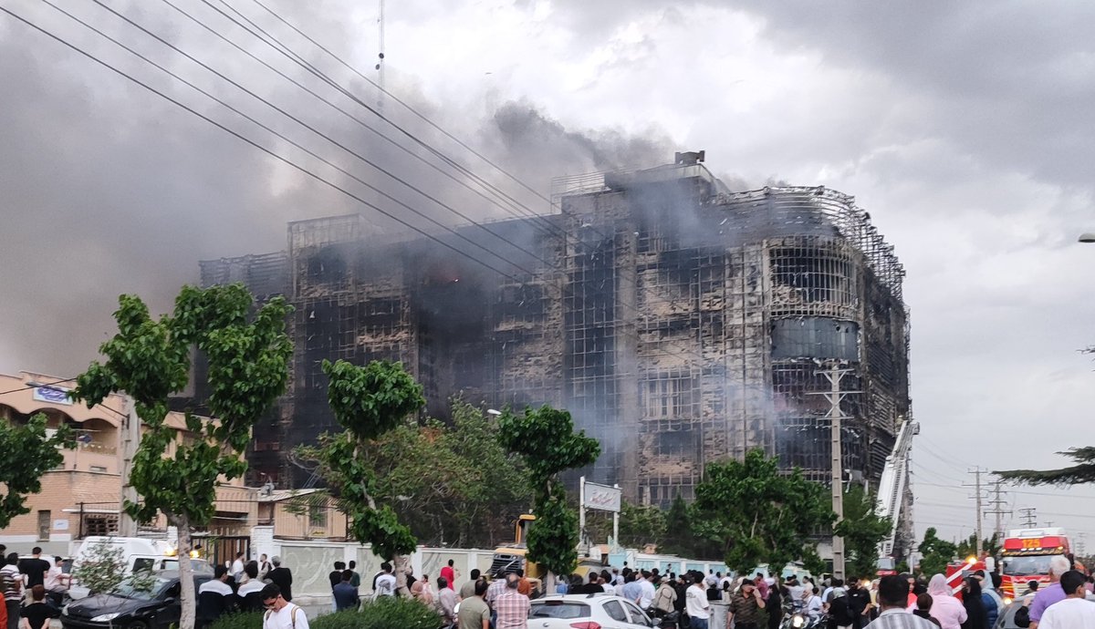 SigmaBBQ's tweet photo. #NotAWarPhoto
#KingRezaPahlaviForIran
@LauraLoomer
@marklevinshow
Arghavan Commercial Building in Andisheh
Another tragedy unfolding under incompetence and systemic corruption.
For years, the Islamic Republic has driven the country to this point through mismanagement, irresponsibility, and disregard for people’s lives, where each day brings more crisis and loss.
This level of destruction is not accidental; it is the direct result of a failing system that places no value on the safety and well-being of its people.
Condemnation of this situation, and of the structure that has brought Iran and its people to this state.