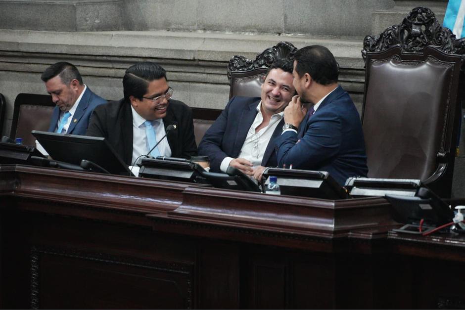 🤔¡Sin votos! Falla nuevo intento en el Congreso por aprobar Ley Antilavado

Tras más de cinco horas de sesión, los diputados solo conocieron iniciativas de ley y avanzaron algunas en primera lectura:

soy502.com/articulo/congr…