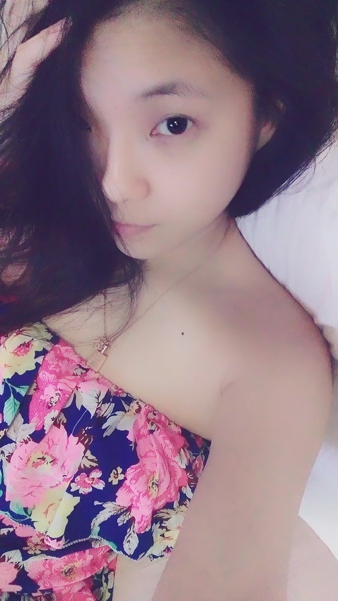 聽說最近很流行這個？？？
用2011年的我做一張看看 https://t.co/eZJm9g4Ii6