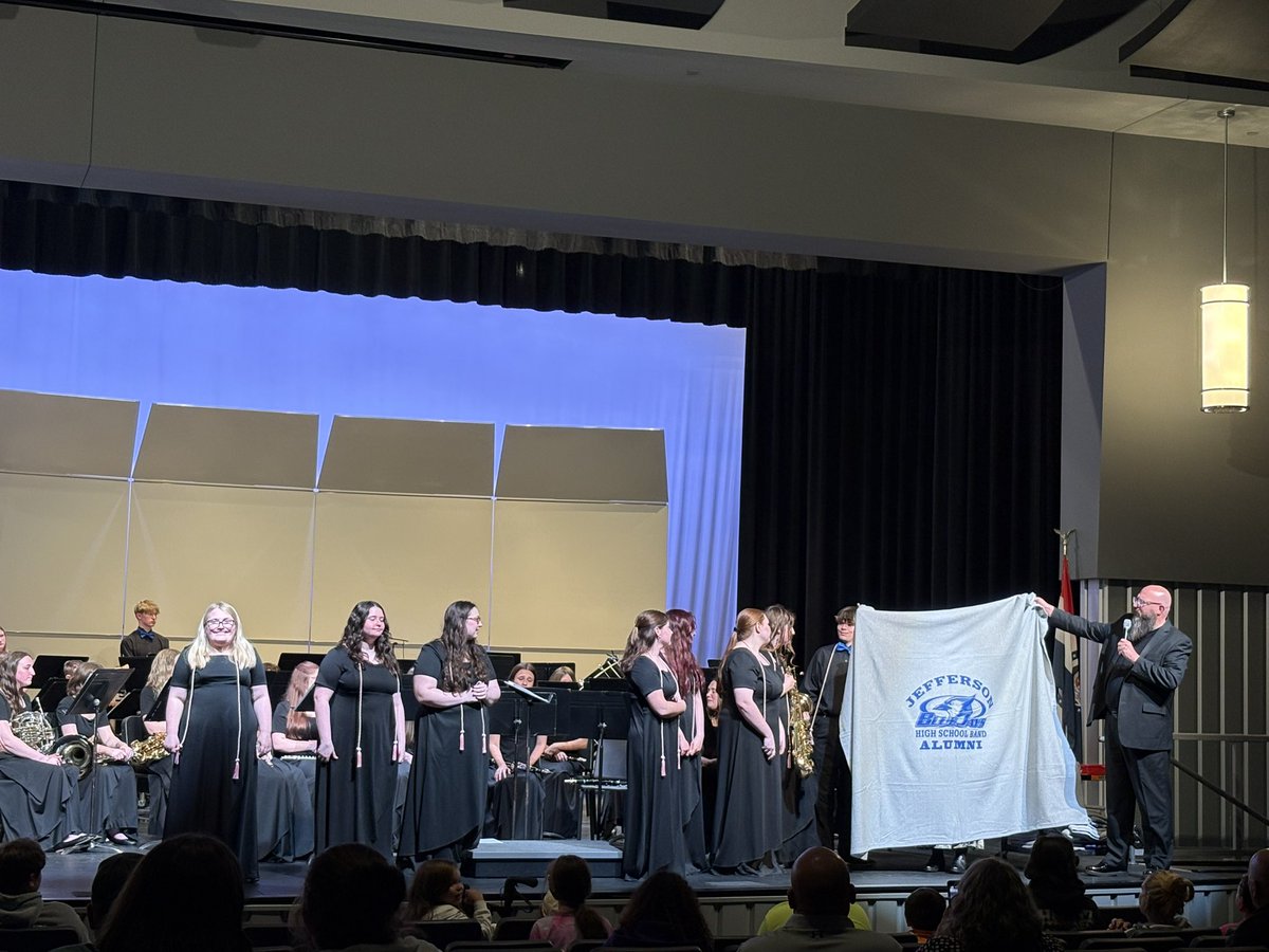 R7principal's tweet photo. A great night celebrating the talent and hard work of our Spring Choir & Band Concert! Students showcased incredible performances, followed by an awards presentation recognizing their achievements throughout the year. We also honored our senior band and choir members for their dedication, leadership, and lasting impact on the program. Congratulations to all! 🎶🎺🎤