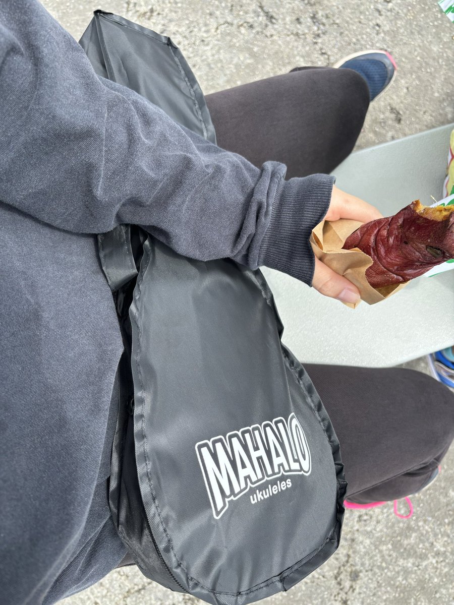 blackalice9's tweet photo. ビバラでピンボールしたらウクレレ当ててしまった🎸 https://t.co/bxOVRoLZkK