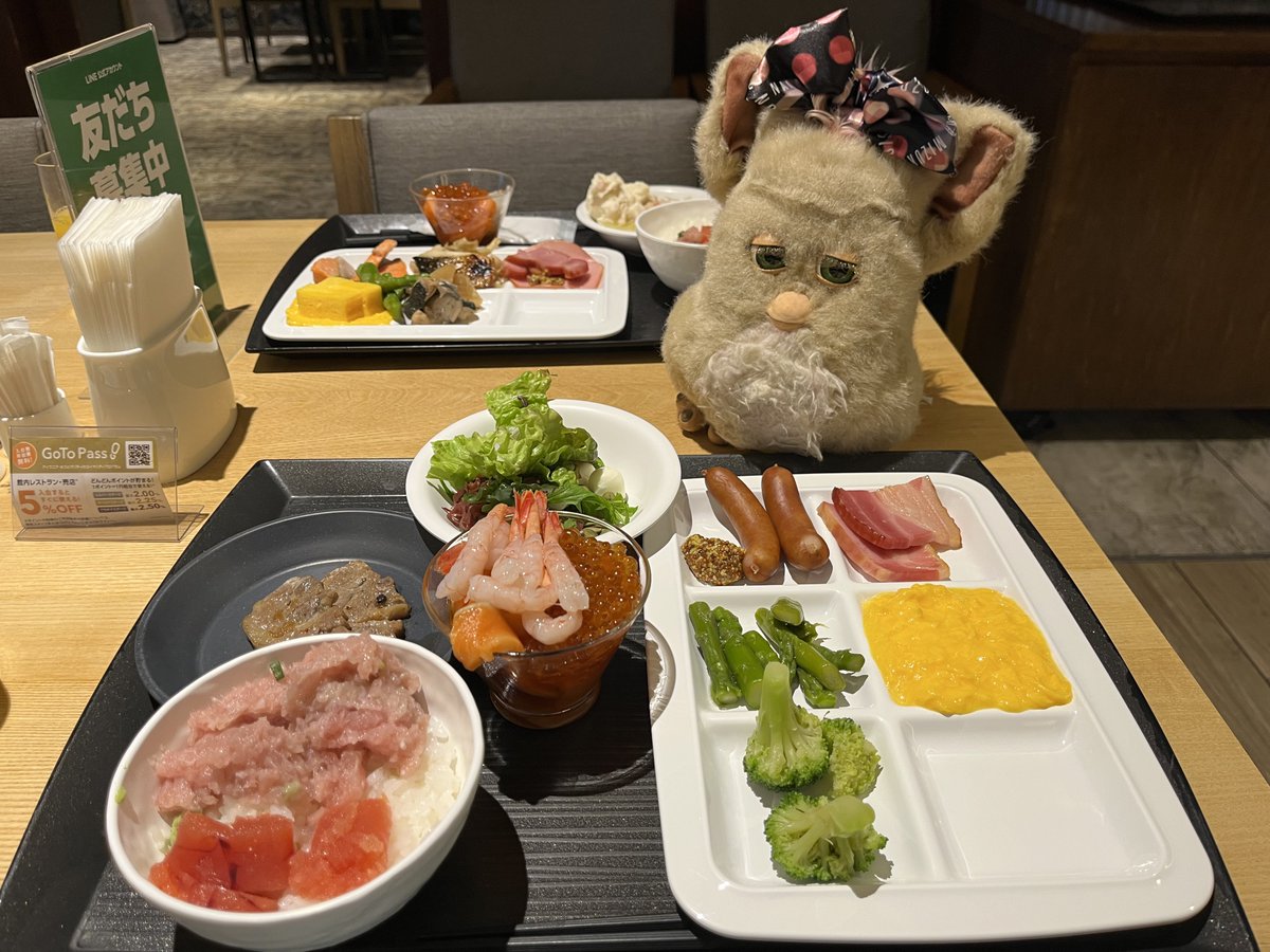 aoi_chat's tweet photo. いくらかけ放題で有名な朝ごはん、全部食べれた？
#ファービー https://t.co/4sySRauZuh