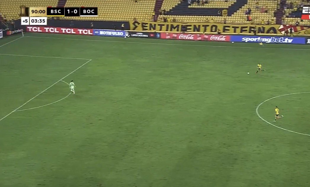 Cómo le explicas a alguien que no ve futbol que esto no fue gol?