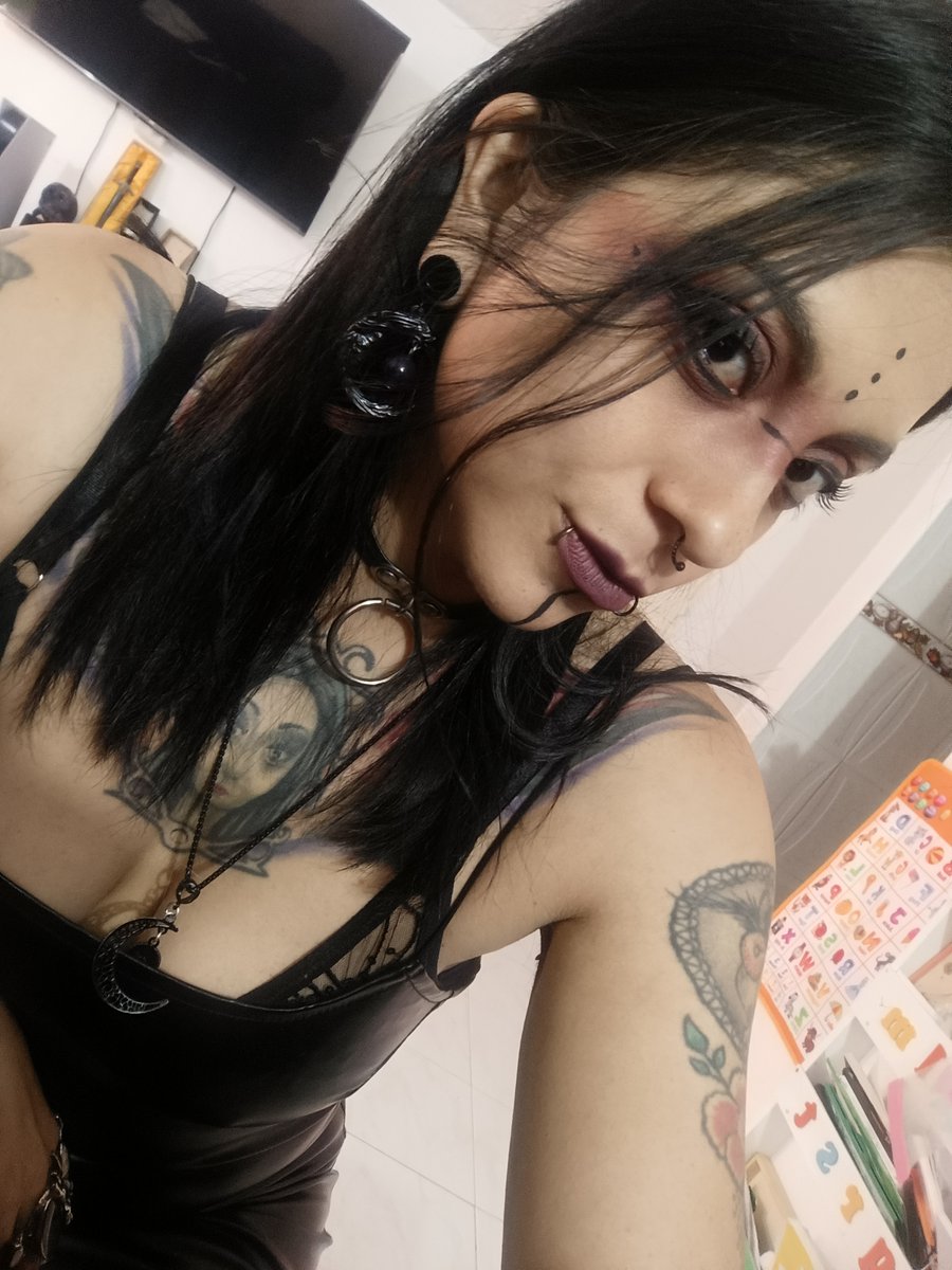 AcidAlice6's tweet photo. Missing you at my live show @Stripchat 😍. Drop in 👉 https://t.co/tjIXguiKiJ #stripchat #stripchatlive https://t.co/2Sg5UaeN0C