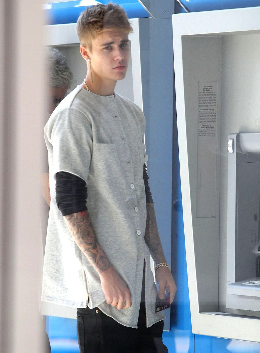 justin bieber gallery (@oneofthepop) on Twitter photo 