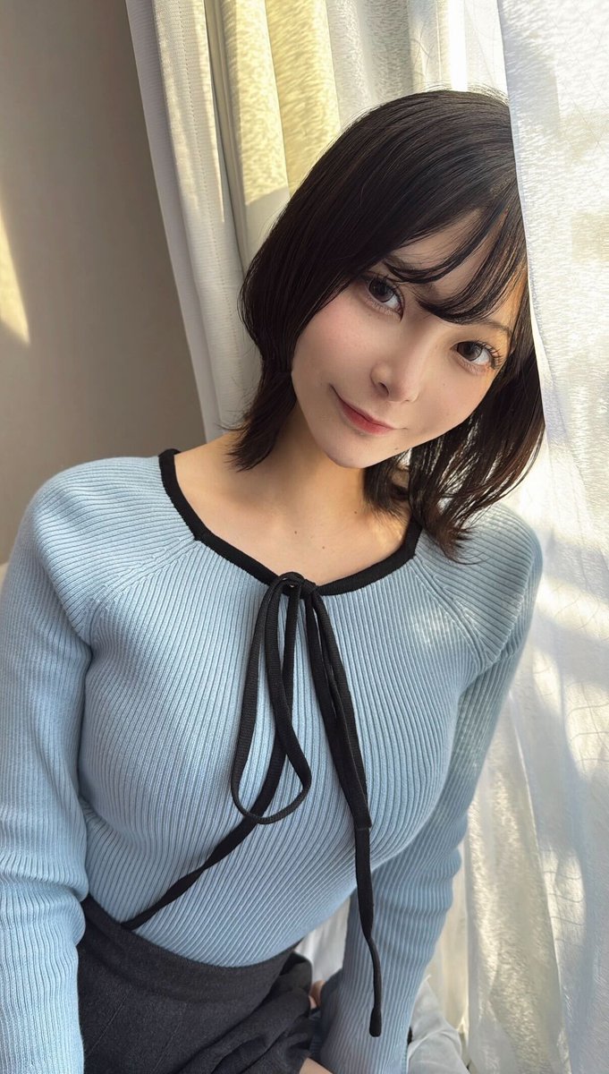 おはよ〜！
連休終わっちゃったけど、あと２日がんばろ〜！

グラビア撮影行ってきますっ💨 https://t.co/v4WZar3CvQ