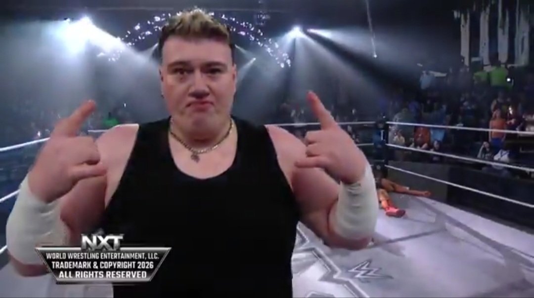 RaphW689908's tweet image. 🎵he's big, he's bad - he'll bodyslam your dad - Will Kroos 🎵 .

The NXT fans are fully aware of who the new "Mason Rook" is.

Two impressive weeks for him in NXT 💪.

#WWENXT