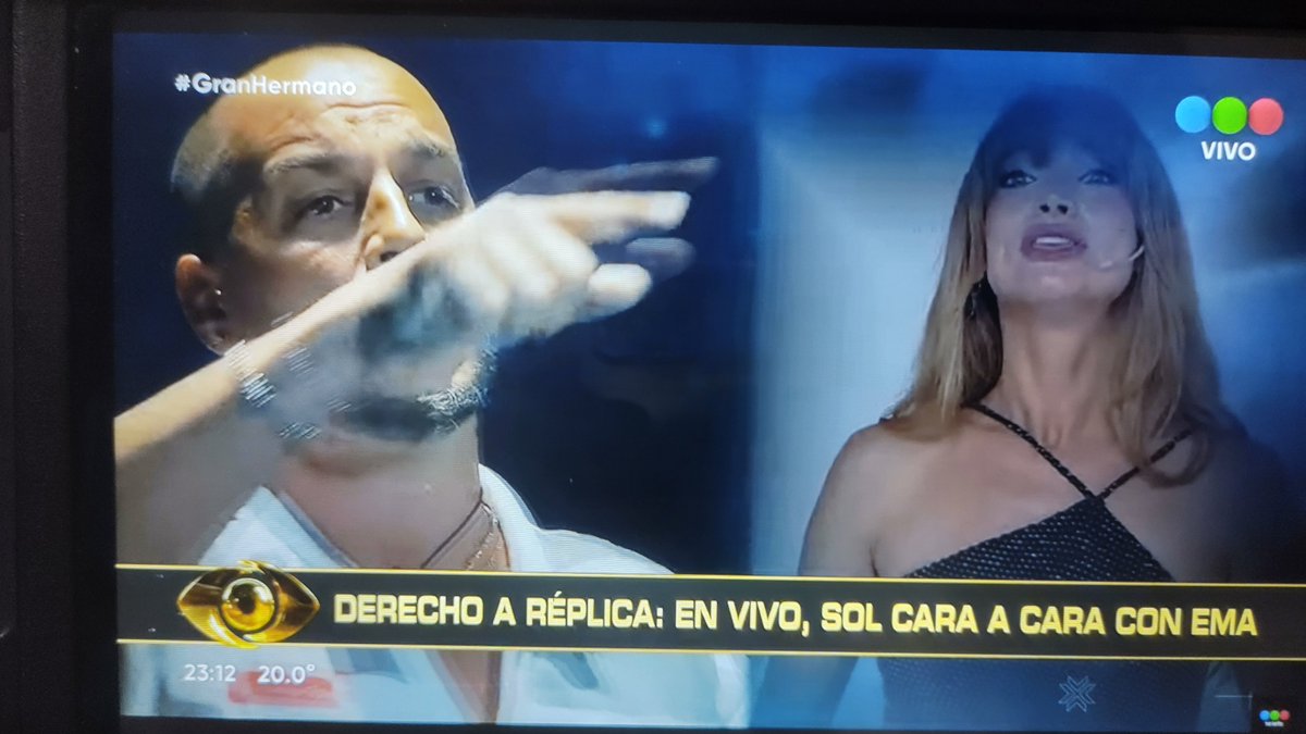 Que hermosa conversación, picos de rating!!! 😂😂😂
 #GranHermano