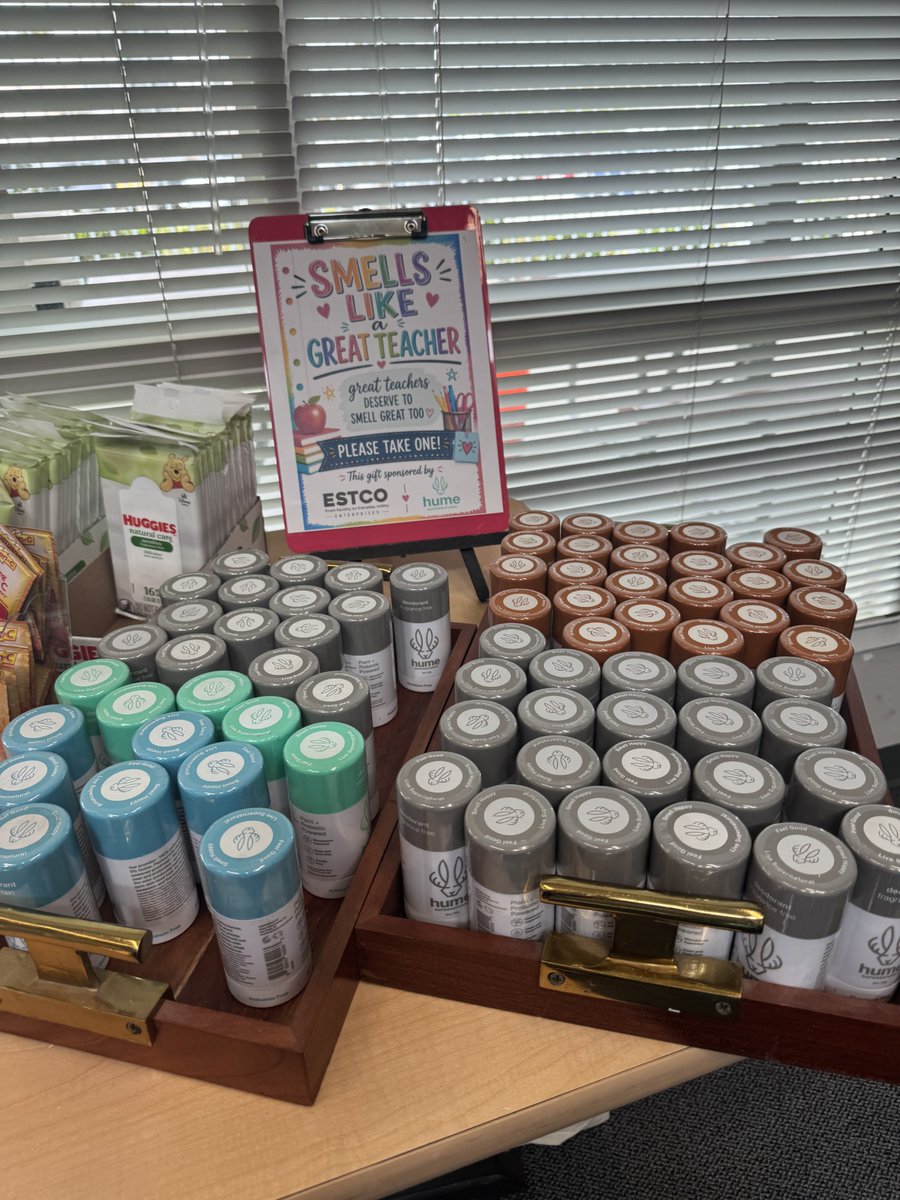 ESTCOenterpris1's tweet photo. Thank you #Hume for making our teachers feel appreciated !

#teachers #teacherappreciationweek @humesuprnatural @BonsallUSD @Hosh_Taylor @FuseItTape @flowers_designs https://t.co/dYfuIOriiZ