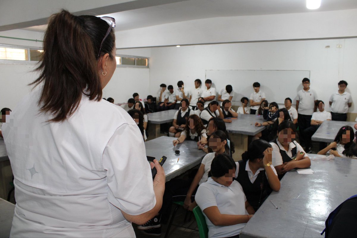 ceprevsin's tweet photo. Llevamos a cabo Charlas de Sensibilización al Desarme Voluntario, a estudiantes de las preparatorias CECYTE, UAS y la Secundaria “Gertrudis Samble”, en La Cruz de Elota.

Acercamos información para generar conciencia sobre los riesgos de mantener armas de fuego y explosivos. https://t.co/4UwCNDFLgj