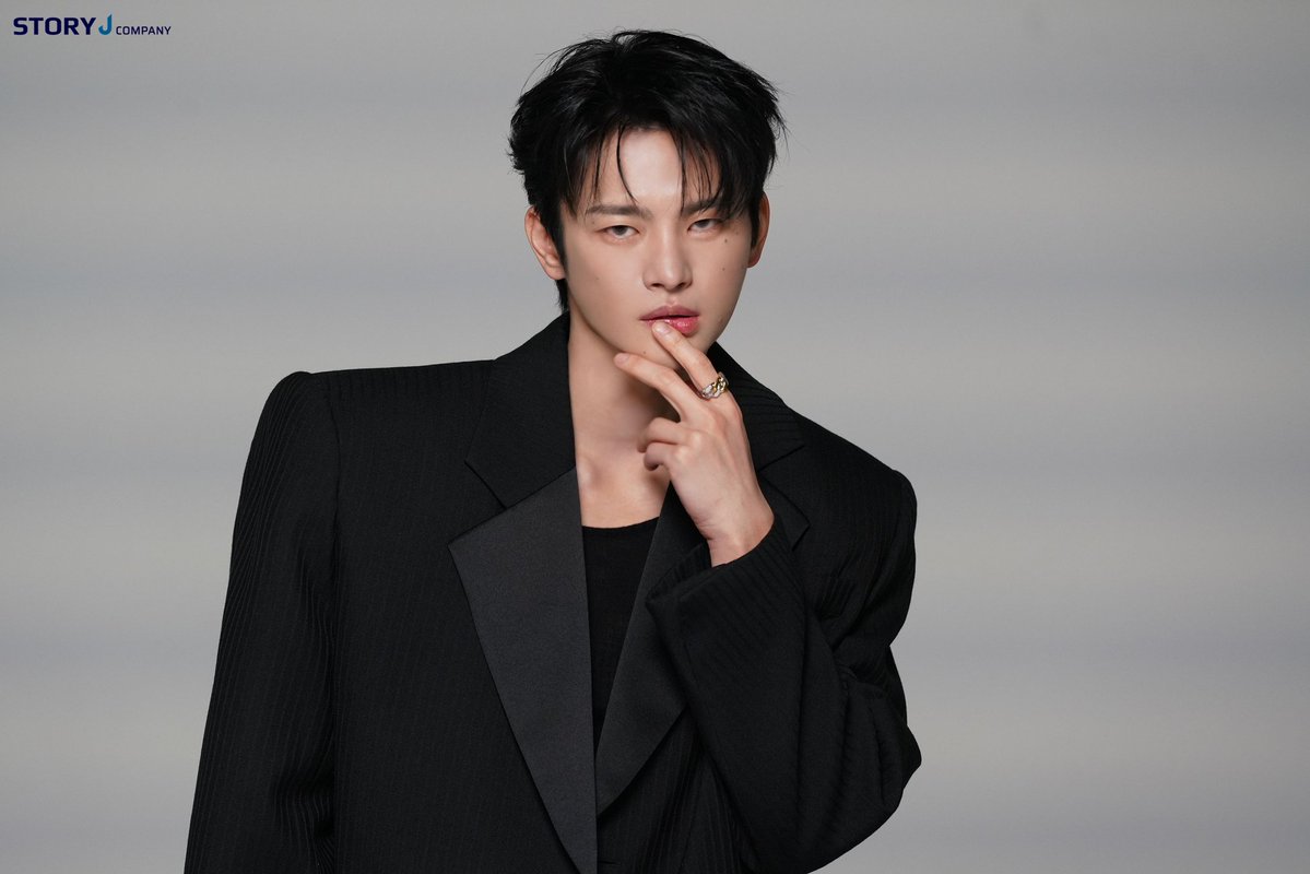 초코 tweet media