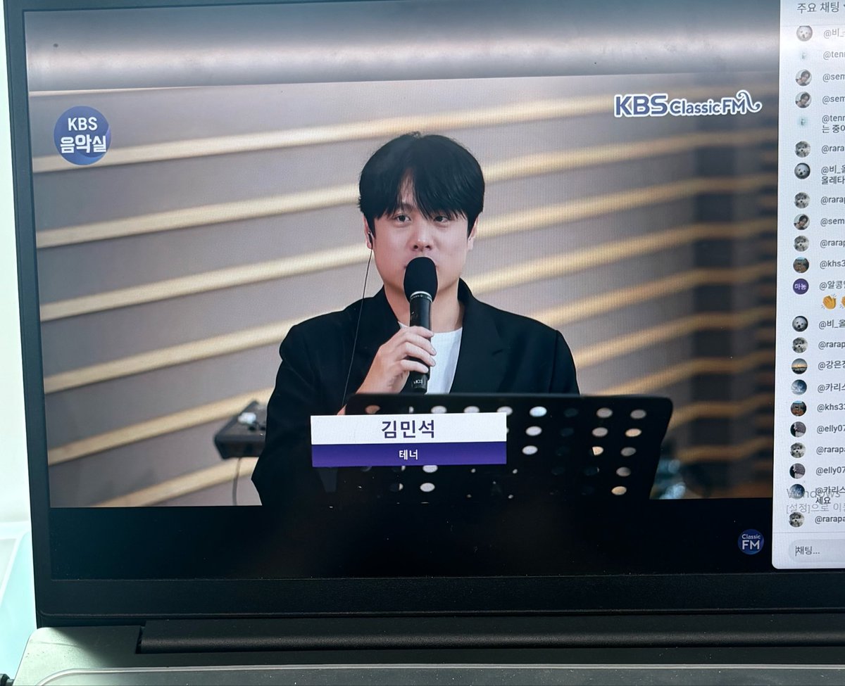 찐 tweet media
