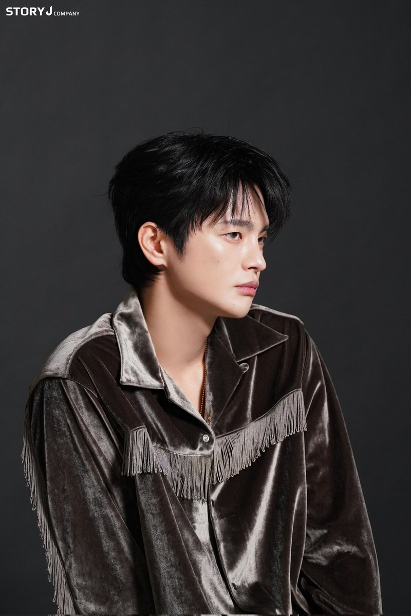 초코 tweet media
