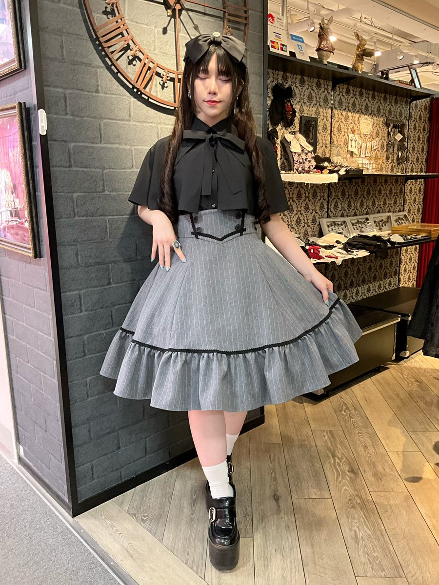 🩶オープン致しました🩶 【営業時間11:00〜20:00】 グレーストライプで
