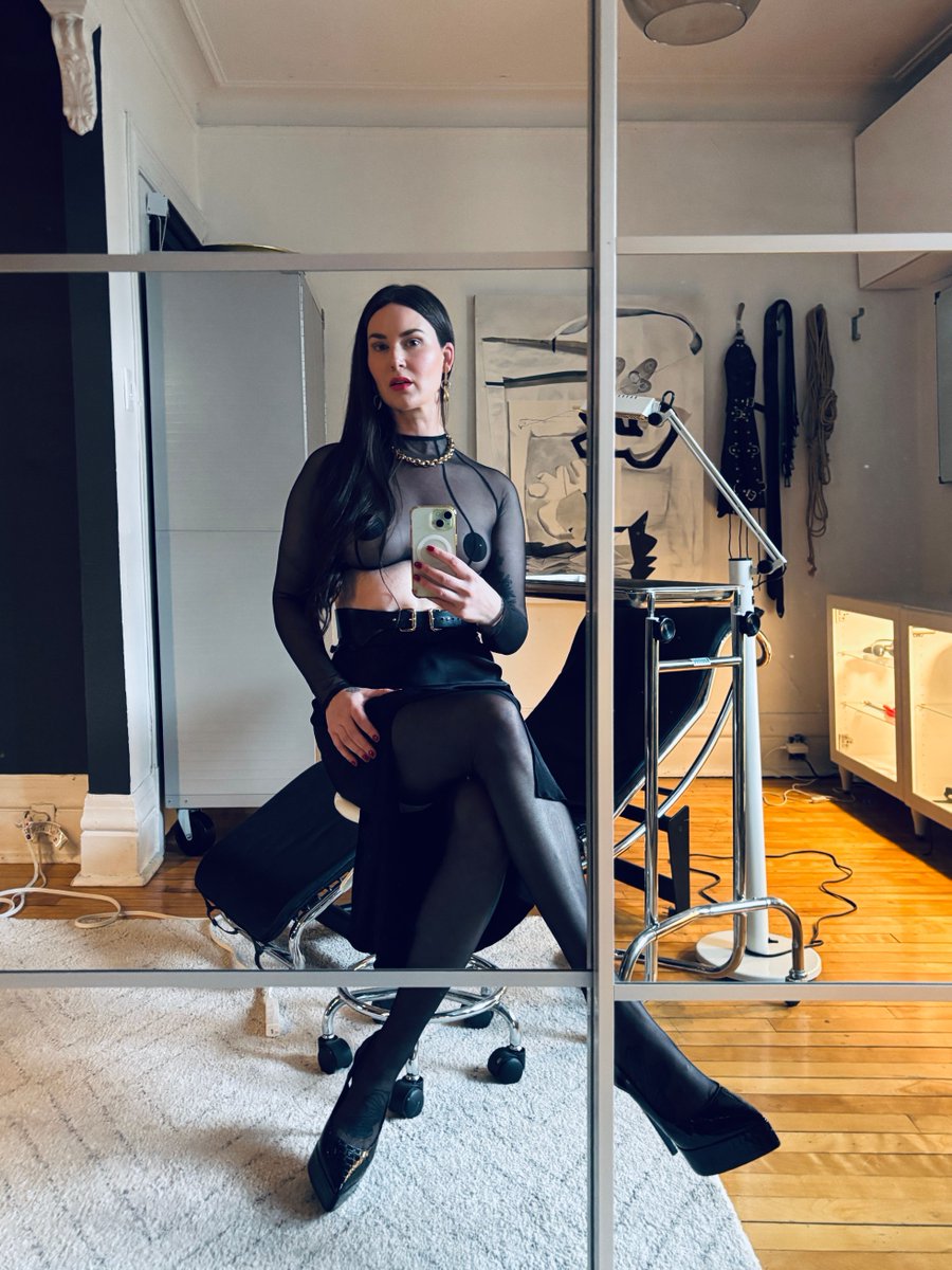 Contessa Klaudia Keys tweet media