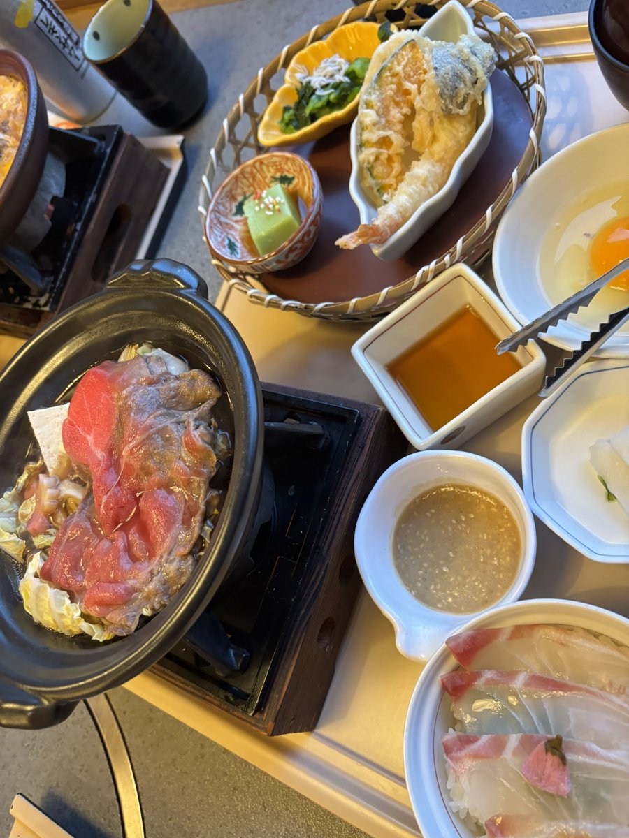 deadchan's tweet photo. GWも終わりですね。軽くツーリングも出来たし、今年一発目のバスGETも出来たし美味しご飯も食べたし結果良い連休となりました。
#GW
#ツーリング
#バイク好きと繋がりたい
#バイク乗りと繋がりたい
#バス釣り
#ブラックバス
#琵琶湖
#かごの屋
#すき焼き
#思い出作り https://t.co/vUP1GesxBp