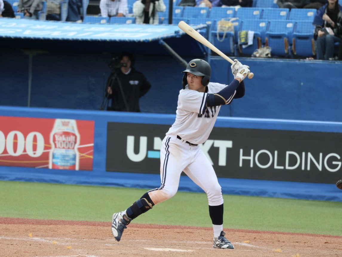 Tohto_bbl's tweet photo. 【試合終了1部】第2試合 @神宮球場
立正大1x3中央大
（写真 1枚目：立正大・三好、2枚目：中央大・西村、3枚目：立正大・福田（敦）、4枚目：中央大・橋本)

第2試合 @ 神宮球場 12:05~
東洋大×青学大  第2回戦⚾️ https://t.co/m02US20uOX