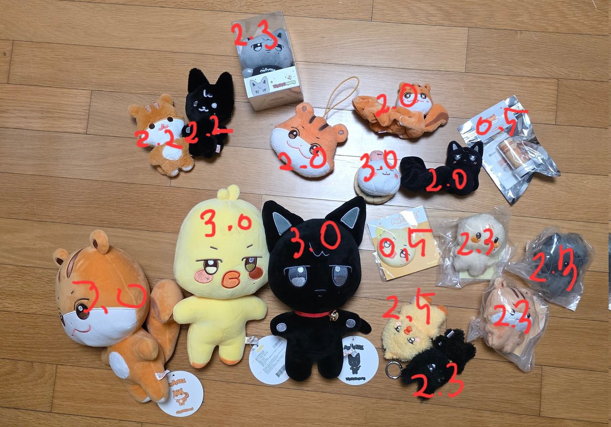 Goods2_1041230's tweet photo. 에이티즈 ateez aniteez 애니티즈 양도합니다! 쭝라미 뿅밍 우요냥 전부 외출한적없고 단순전시했어요

시맨티즈  응원봉스트랩  스탬프 페이스키링
말랑핀버튼 플랫퍼인형 미니인형 큰인형
밍떡이
타이니즈 

https://t.co/sGIon0lY6N

홍중 ���화 윤호 여상 산이 민기 우영 종호 https://t.co/HlU9q2WT4R