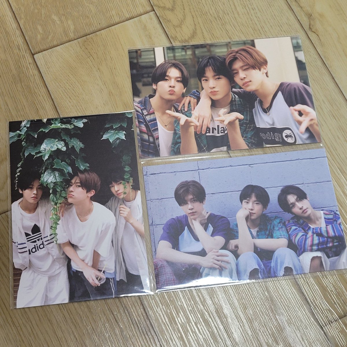 aktm0322's tweet photo. 엔시티 위시 사진 전시회 굿즈 양도
NCT WISH ONE SUMMER EXHIBITION MD

[미개봉]
온리유 엽서 ABC set 1.5

+반택 0.2

https://t.co/tyY5Mcs2Fd

시온 리쿠 유우시 재희 료 사쿠야 위시 양도 교환 댈구 대리구매 현장한정 판매 SION RIKU YUSHI JAEHEE RYO SAKUYA SELL POST CARD https://t.co/5xrRjCcRyg