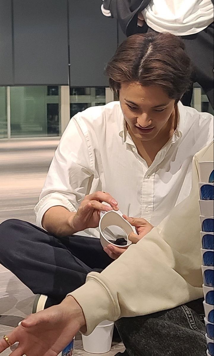 เดือนบริหาร                                  เดือนถาปัตย์
                                                          แต่ตัดโมอยู่
                                             ว่างป่ะล่ะมาช่วยหน่อย