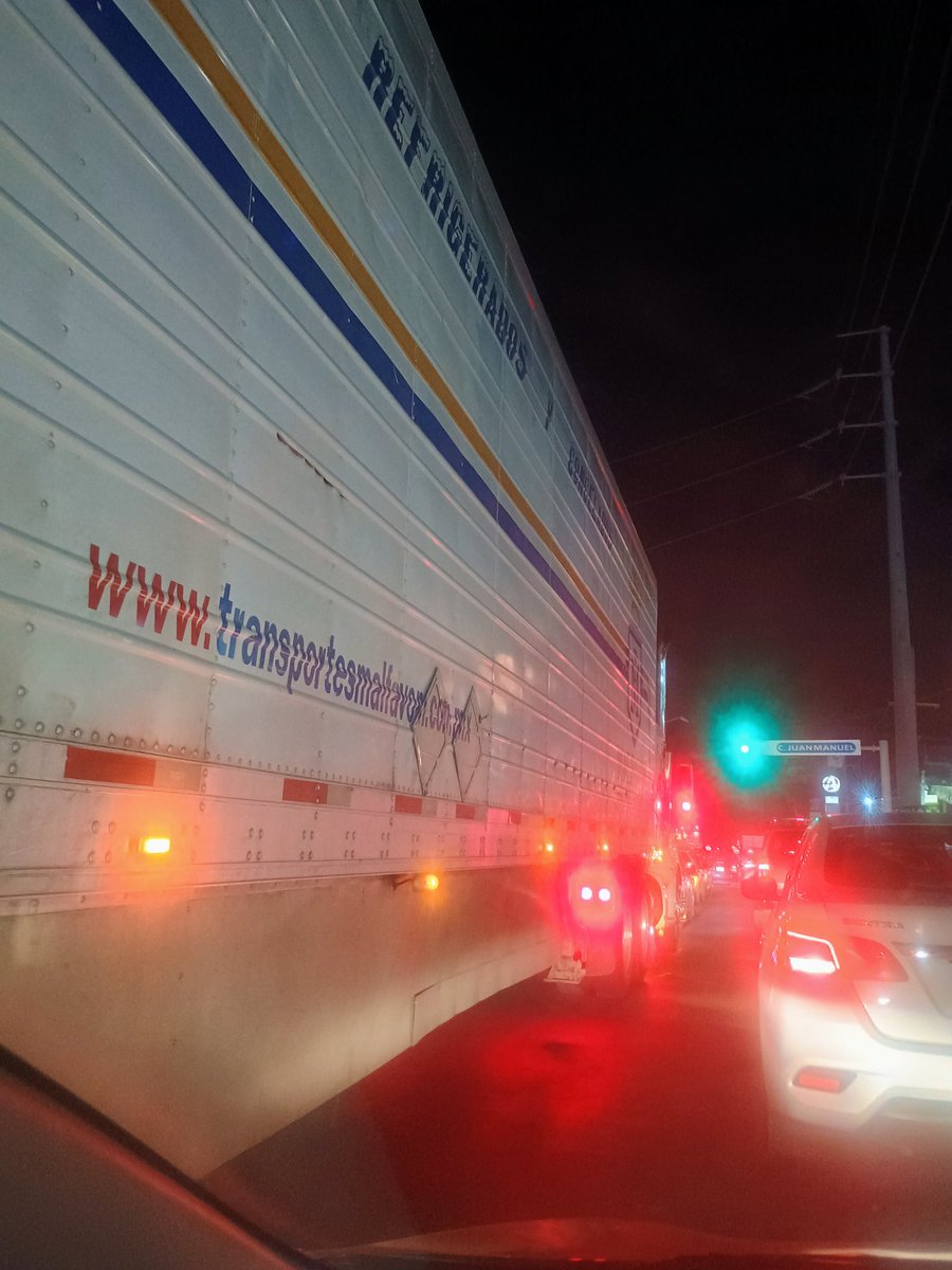 addy2310's tweet photo. @AgenciaAMIM @Trafico_ZMG @GerardoQuirinoV  pésima sincronización de periférico a la Maseca media hora 🤦🏻 y siguen sin hacen caso https://t.co/ZknktaHYkk