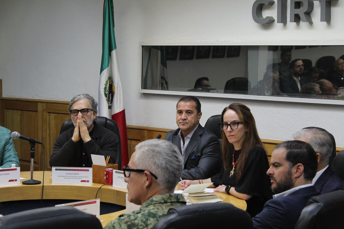 GabyCuevas's tweet photo. Qué gusto compartir con la @cirtmx la responsabilidad y el trabajo que representa para México la Copa Mundial de la FIFA 2026.

Este Mundial será una gran oportunidad para mostrarle al mundo lo mejor de nuestro país y también para acercar información útil, clara y oportuna a la gente. Por eso, la coordinación con los medios de comunicación será fundamental.

Queremos que todas y todos se sientan parte de esta celebración, porque el Mundial se vivirá dentro y fuera de los estadios, en todo México.

Gracias a la Cámara Nacional de la Industria de Radio y Televisión por abrir este espacio de diálogo y colaboración rumbo al Mundial más grande de la historia. Porque rumbo al 2026, nuestro equipo es México.