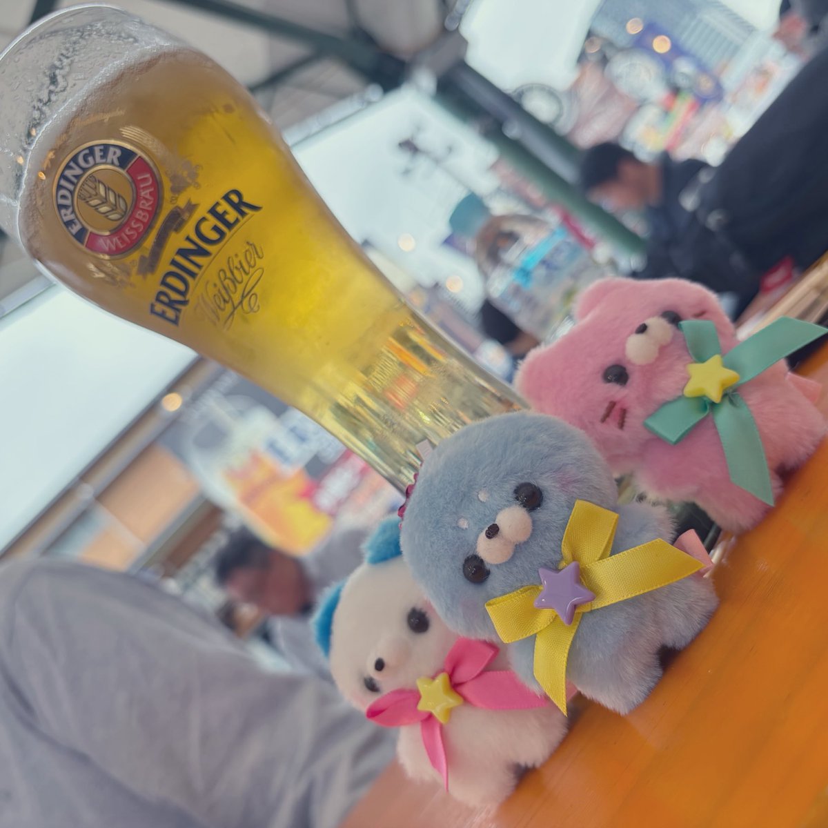 skywk777's tweet photo. 1枚目:リハを見るぬい
2枚目:ビールを守るぬい
3枚目:酔っ払ってるぬい
#神戸オクトーバーフェスト🇩🇪🍻⛴️

@beerhoursfes https://t.co/OkSTQmlTjr