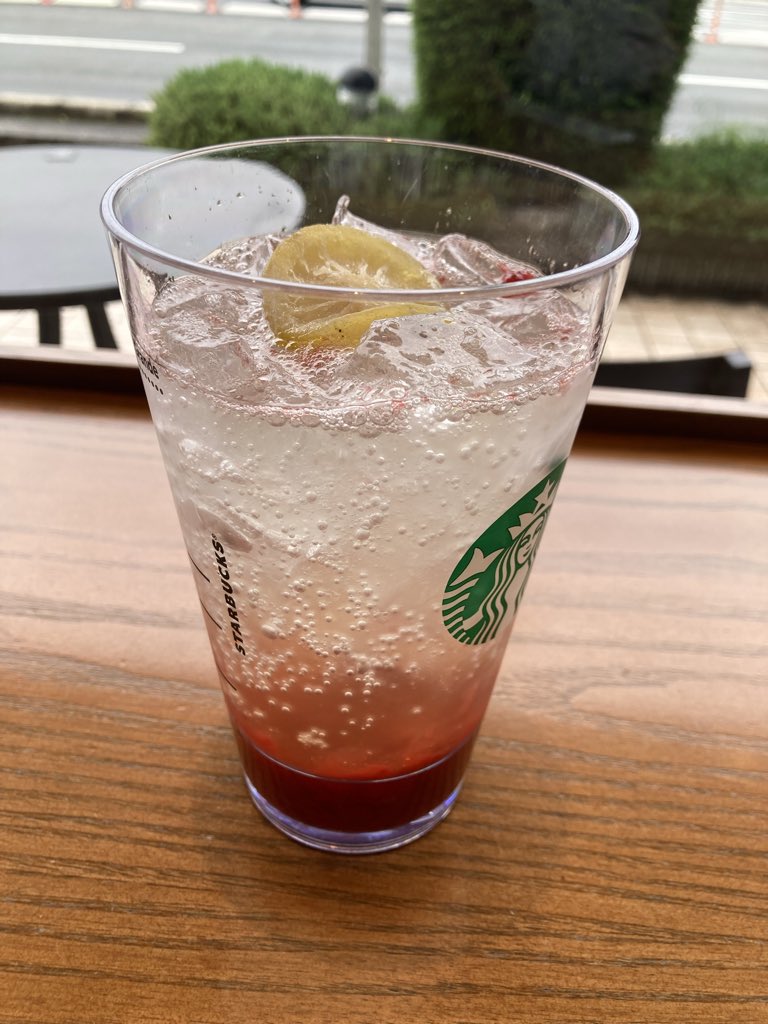 SS08395435's tweet photo. スタバなう、免疫頑張りたいおきもち https://t.co/hqNOuvYFwt
