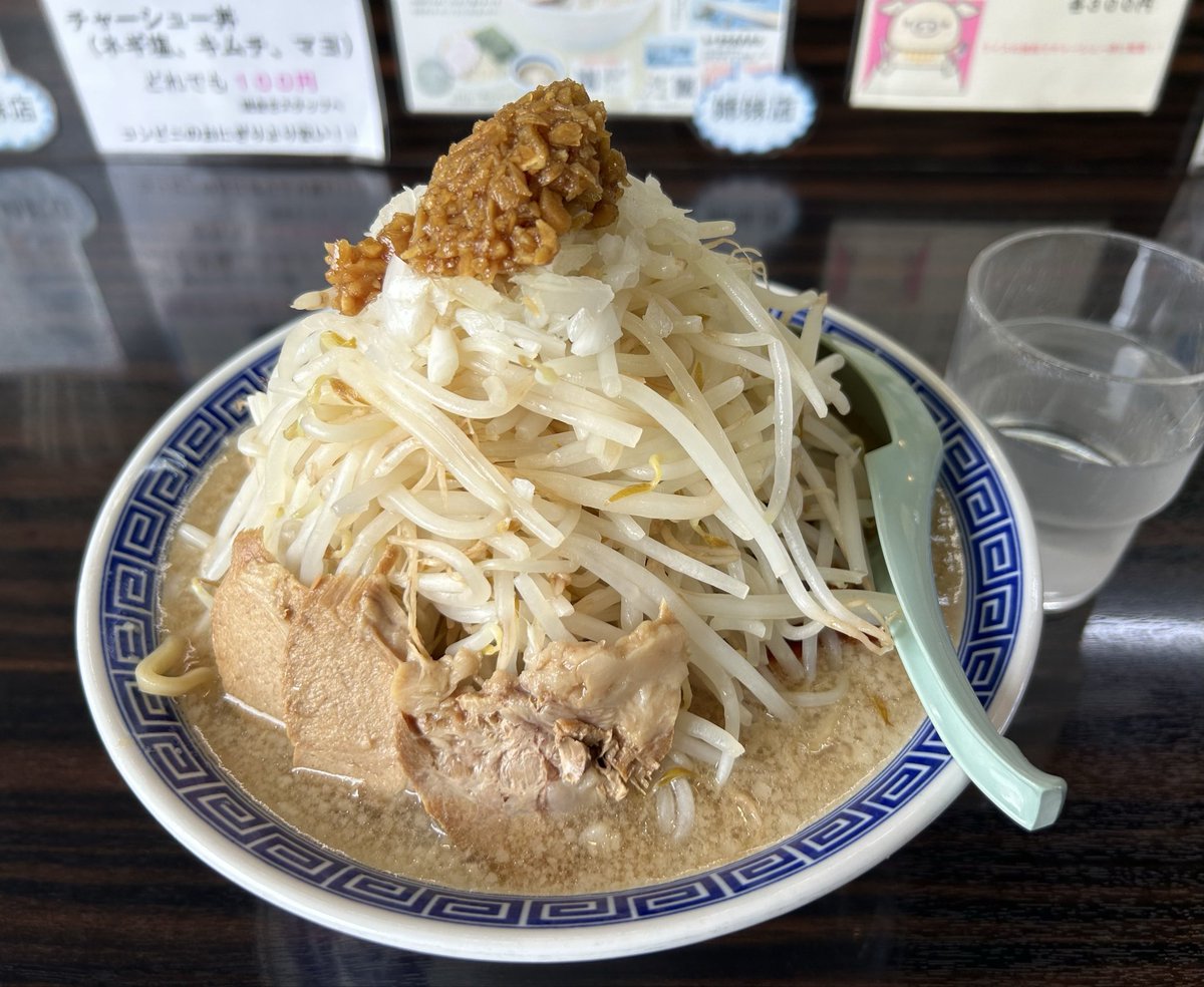 金沢 山勝角ふじ
大盛りの二郎系とか食らってやります